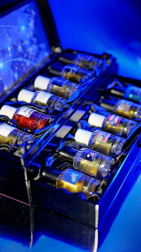 Limited Edition V2 30 ML Collectors box